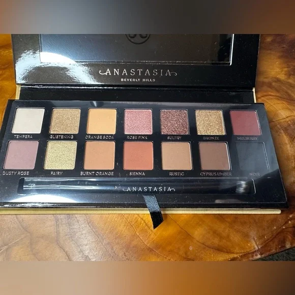 NEW!! Anastasia Beverly Hills Soft Glam Deluxe Trio - Picture 4 of 4